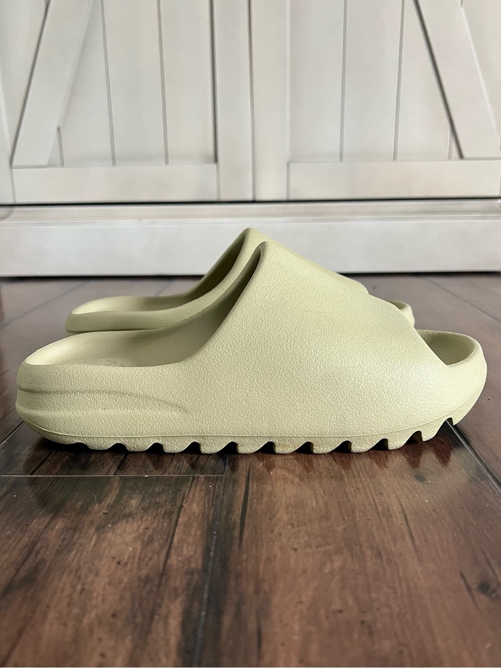 Adidas Yeezy Slide Resin FZ5904 - Size 8 - Picture 2 of 11